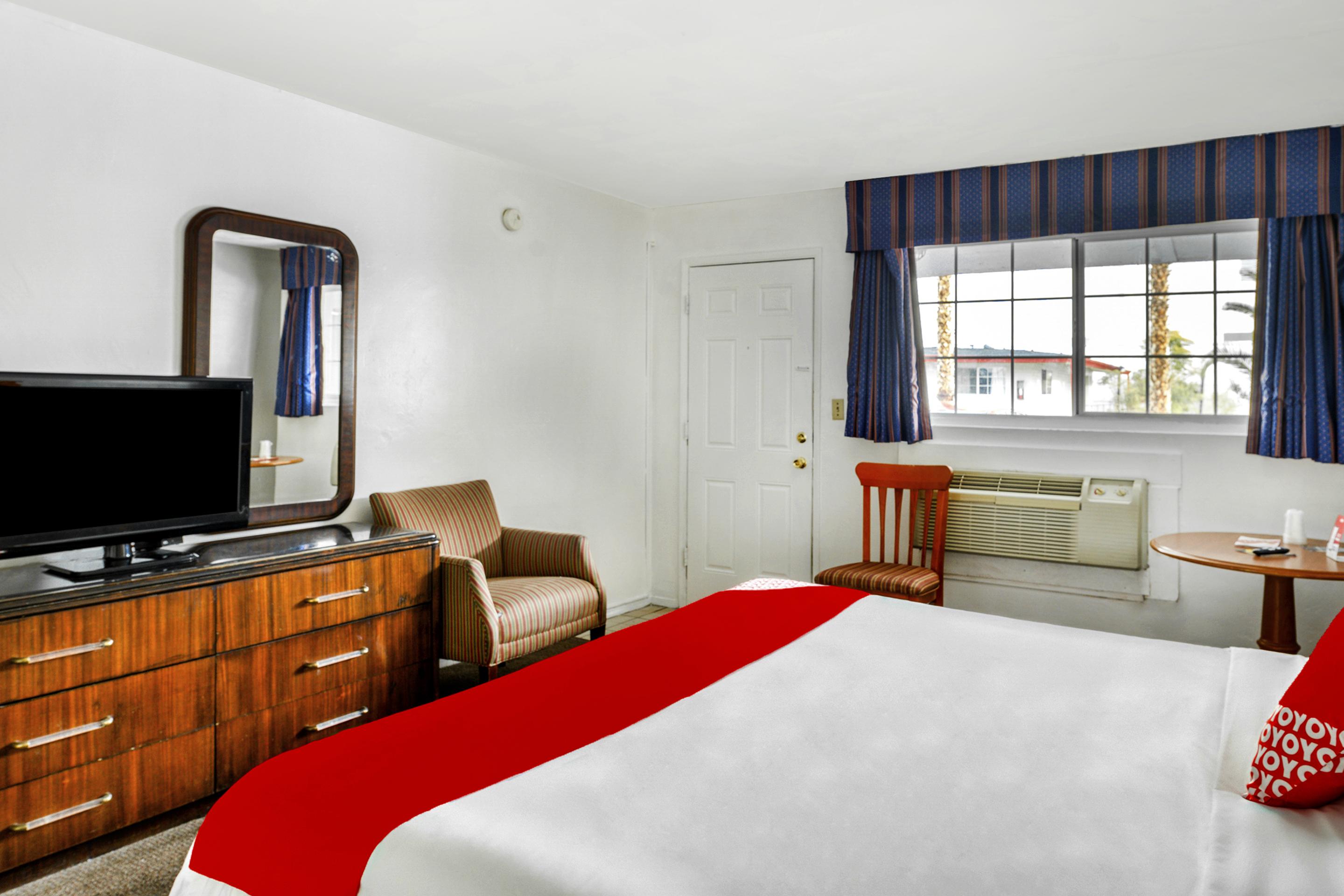 Oyo Gateway Motel Las Vegas North Strip/Fremont St. Area Exteriör bild