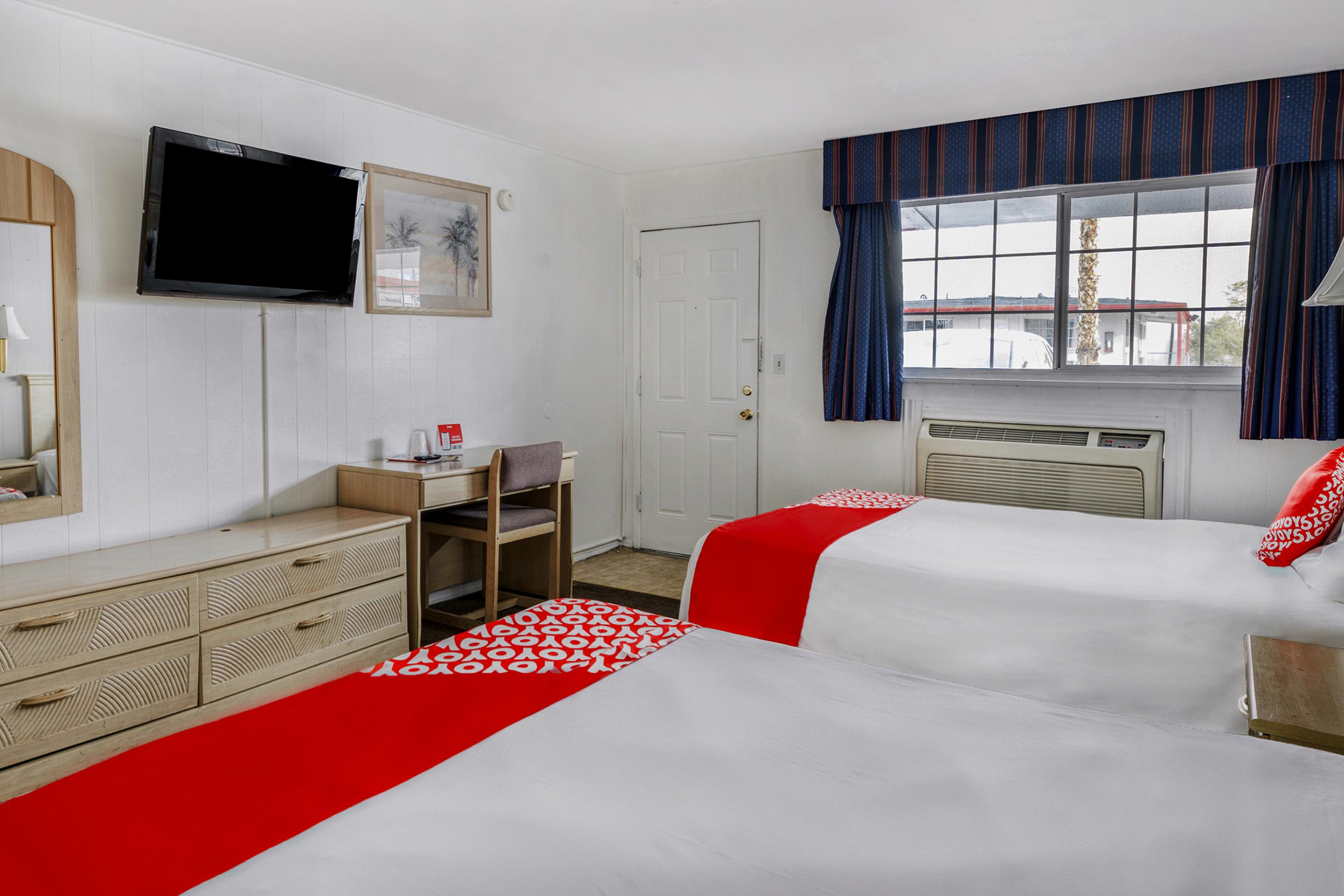 Oyo Gateway Motel Las Vegas North Strip/Fremont St. Area Exteriör bild