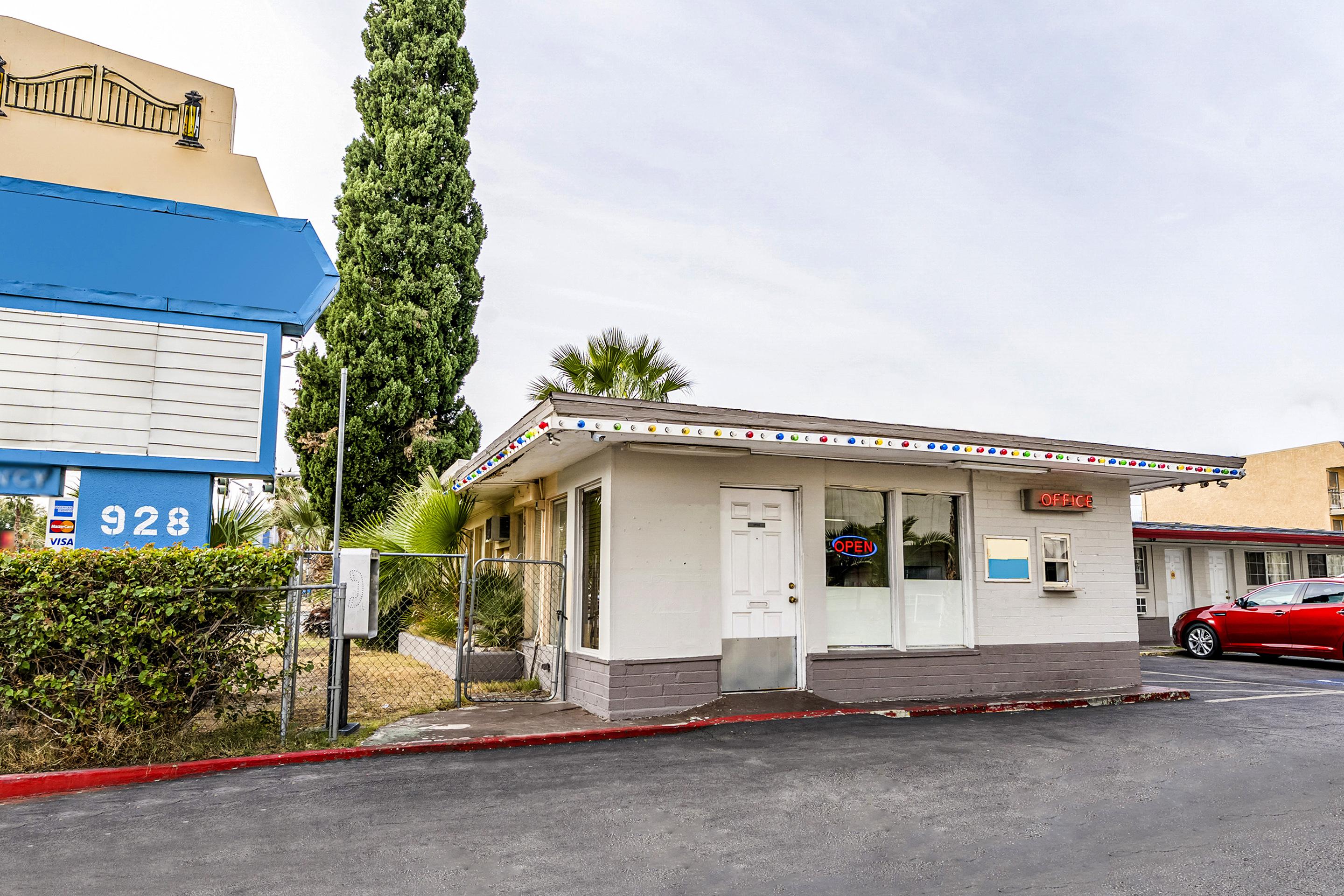 Oyo Gateway Motel Las Vegas North Strip/Fremont St. Area Exteriör bild