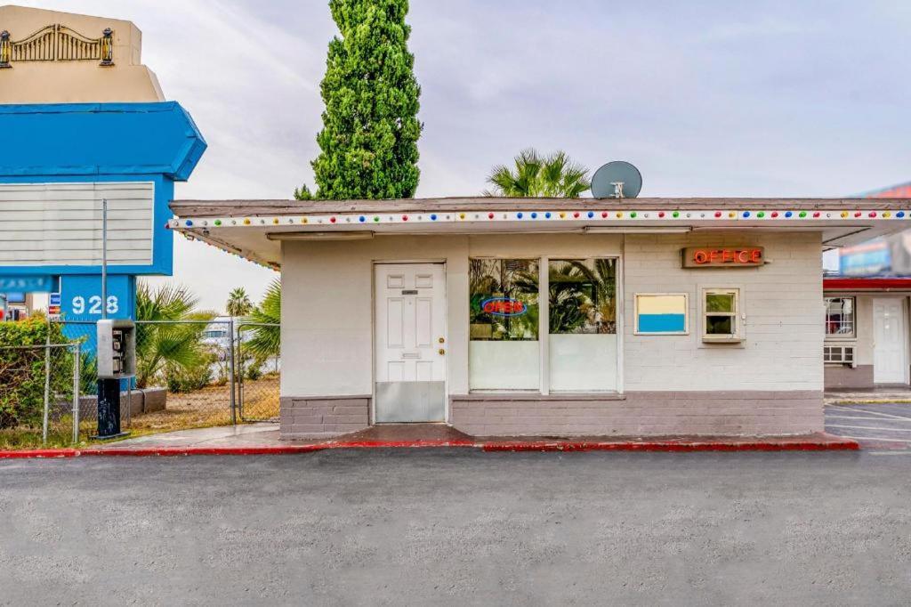 Oyo Gateway Motel Las Vegas North Strip/Fremont St. Area Exteriör bild