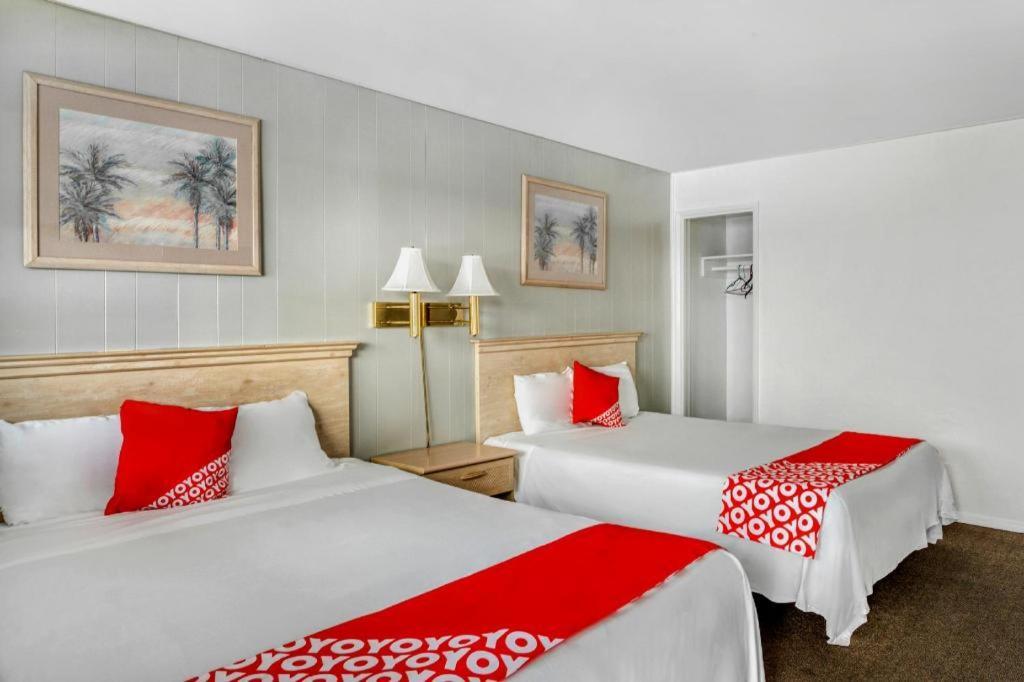 Oyo Gateway Motel Las Vegas North Strip/Fremont St. Area Exteriör bild