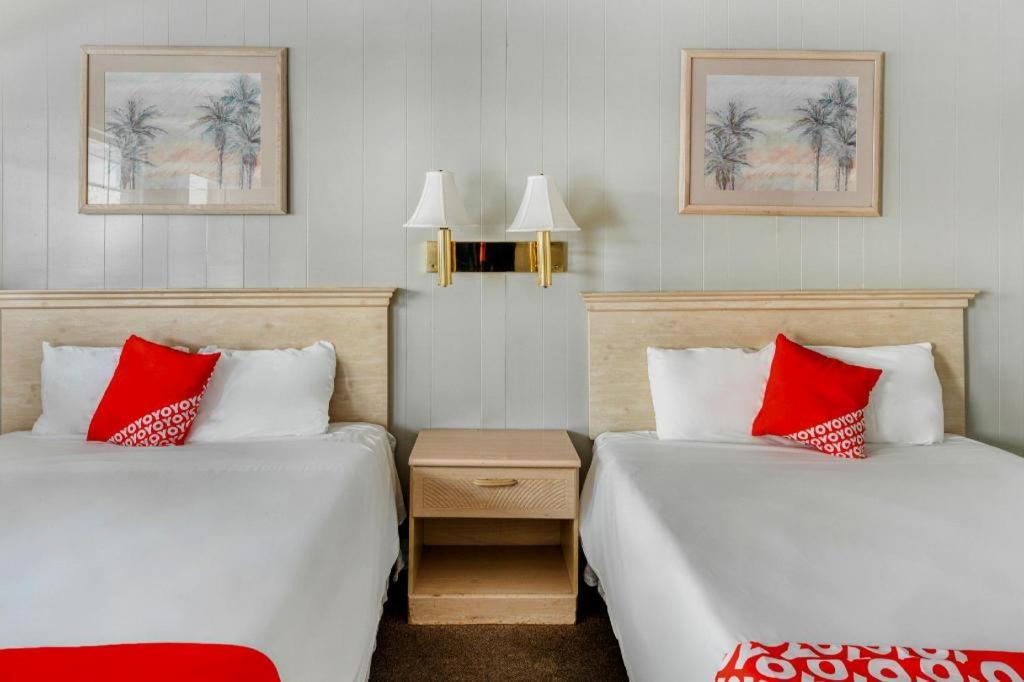 Oyo Gateway Motel Las Vegas North Strip/Fremont St. Area Exteriör bild