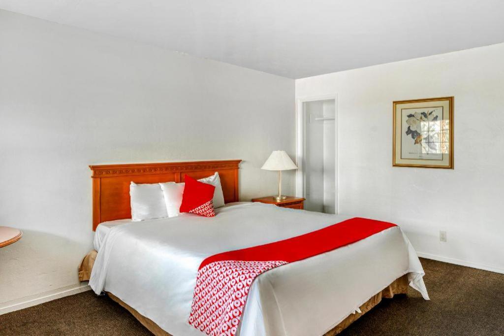 Oyo Gateway Motel Las Vegas North Strip/Fremont St. Area Exteriör bild